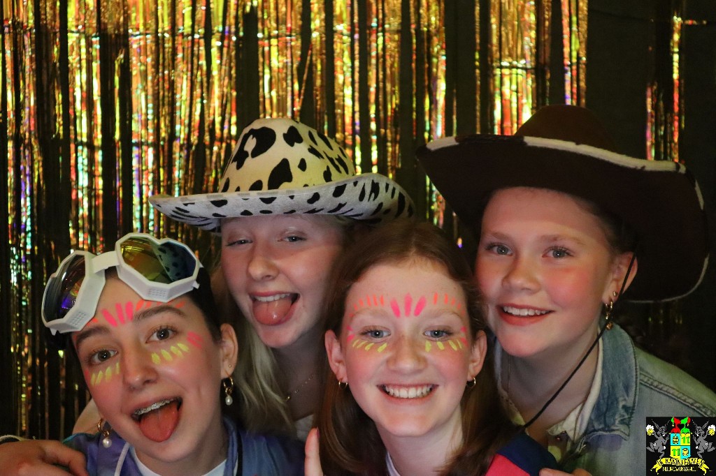 ../Images/Jeugd Opwarmbal Photobooth 390.jpg